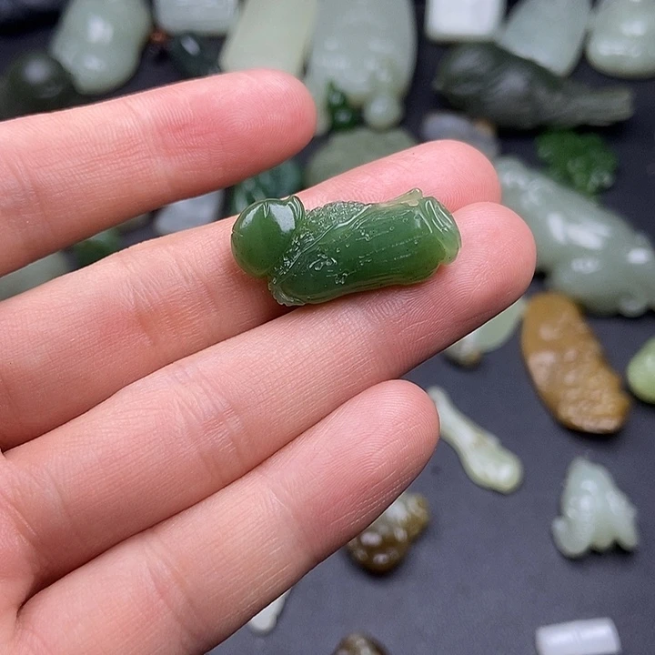 未镶嵌和田玉挂件