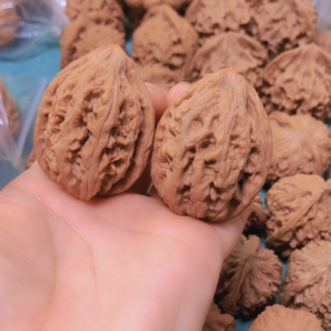 【闪购商品】摆件核桃36大沽石修尖