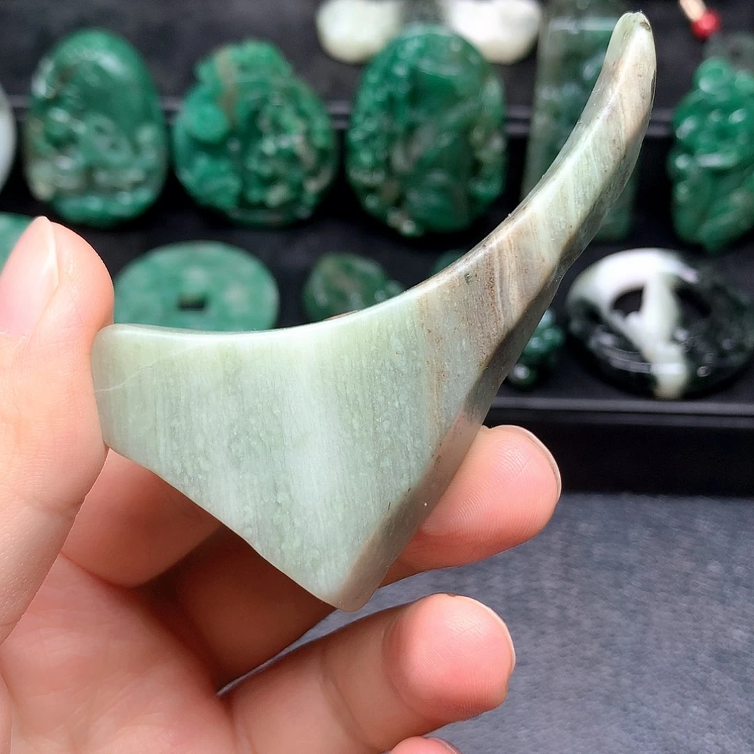 独山玉未镶嵌颈饰有色线