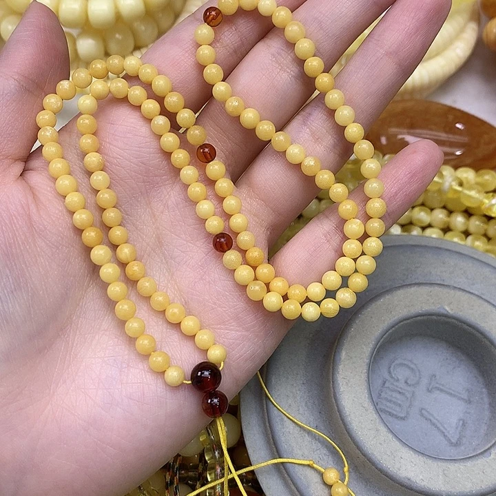 时***了蜜蜡未镶嵌珠宝奇石