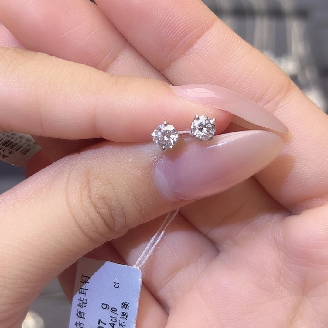 铂Pt950镶嵌耳饰实验室培育钻石30分