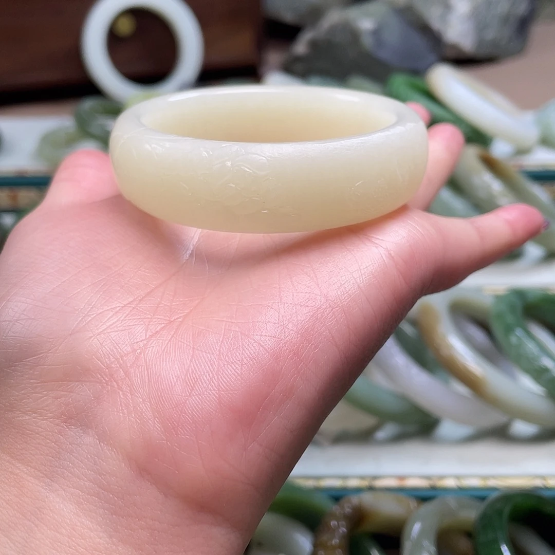 和田玉未镶嵌手镯52