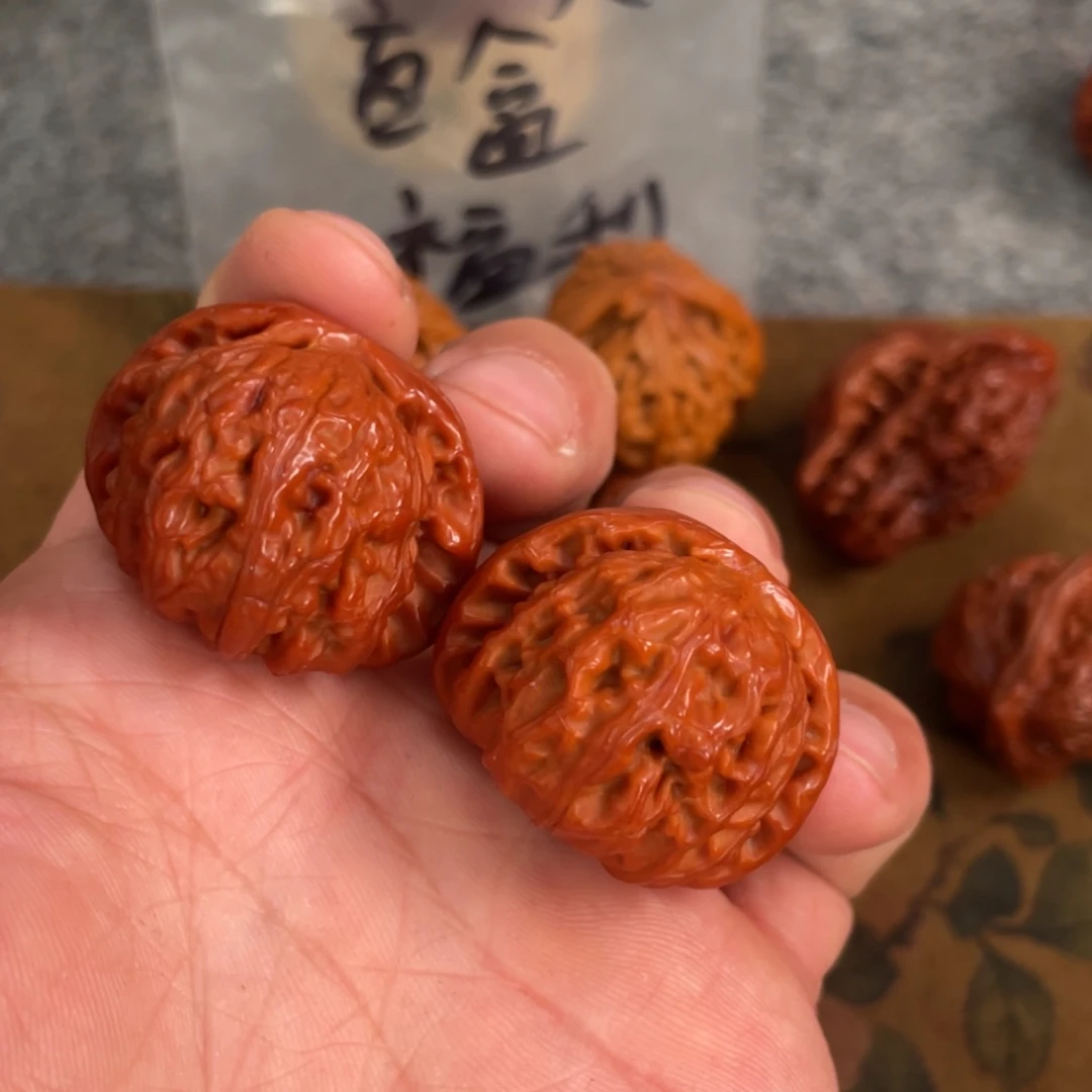 文玩核桃把件白狮子