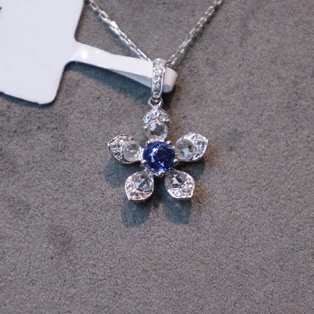 18k花花蓝宝石吊坠 约0.50ct 00102997