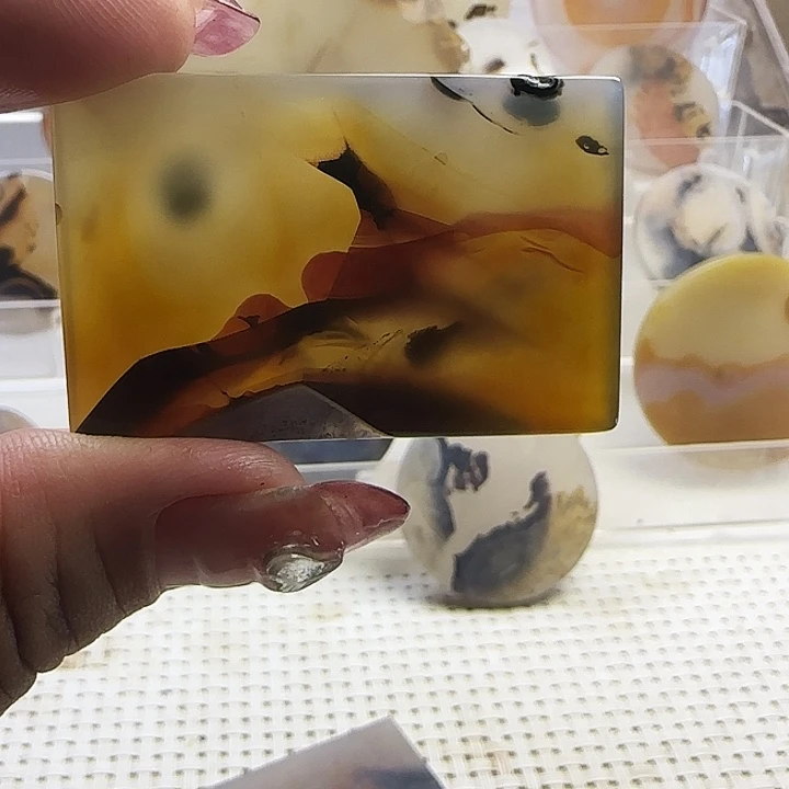 玛瑙/玉髓未镶嵌珠宝奇石