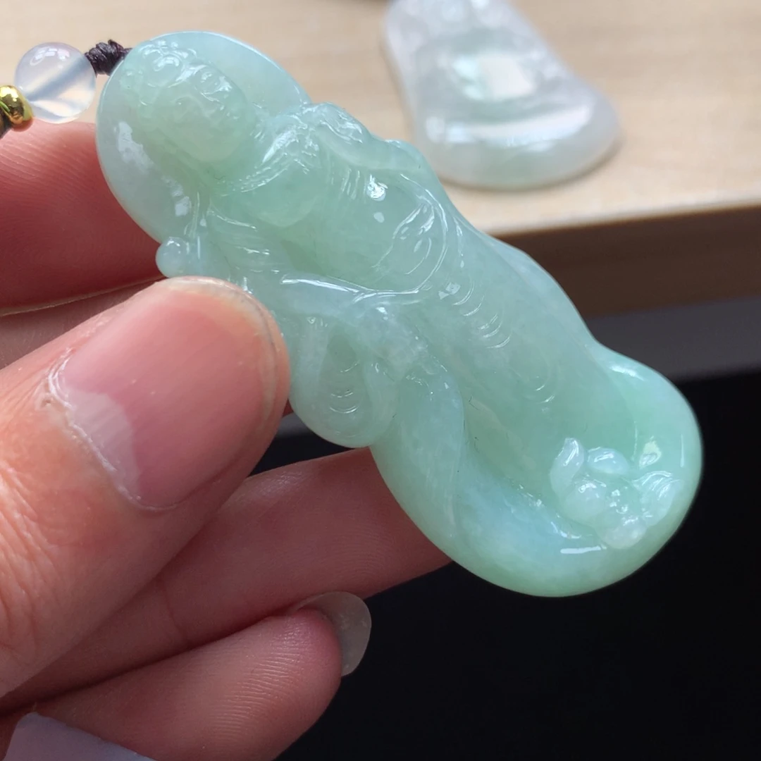 颈饰未镶嵌翡翠吊坠