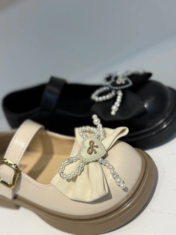 女童小皮鞋2025秋季新款软底时尚珍珠蝴蝶结表演英伦单鞋春秋款潮