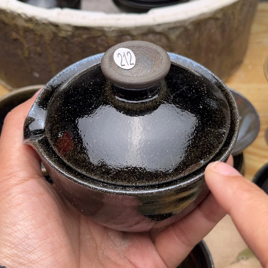 茶盏义兴龙窑坚持真柴烧