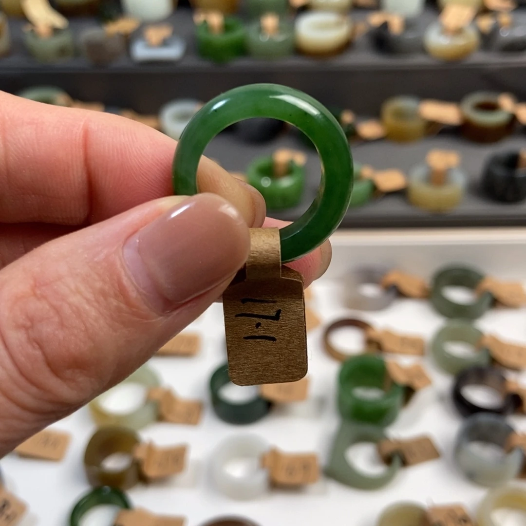 和田玉未镶嵌戒指