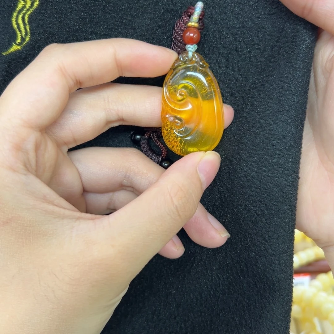 琥珀未镶嵌珠宝奇石