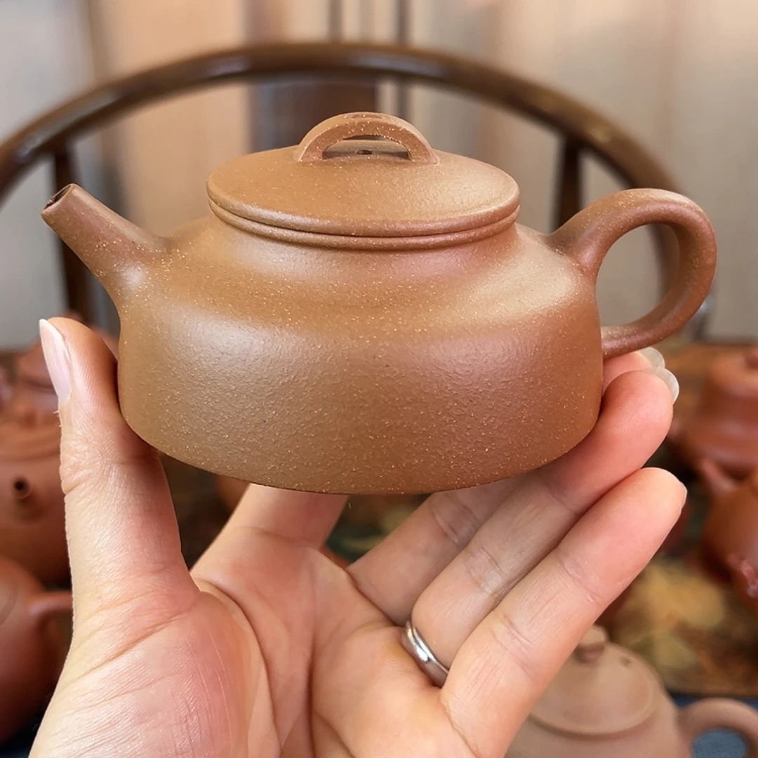 茶壶紫砂精品 折肩半月 黄降坡 160cv