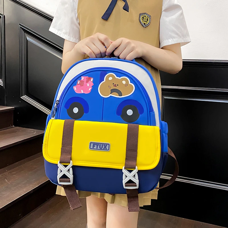 幼儿园新款男女童卡通可爱小汽车护脊轻便大容量小中大班双肩书包