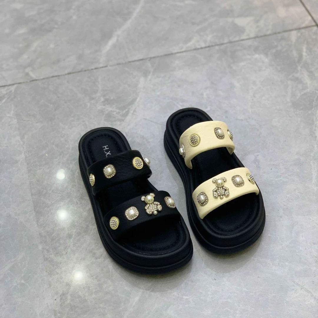 555-5夏季水钻一字带厚底增高黑色松糕拖鞋女外穿凉拖鞋女款露趾