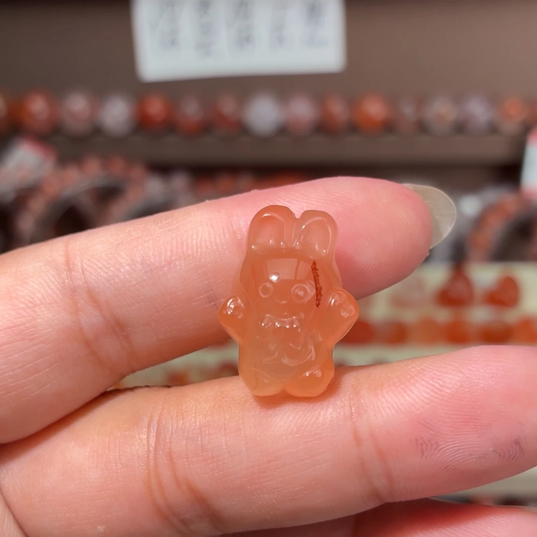 南红玛瑙未镶嵌川料兔子