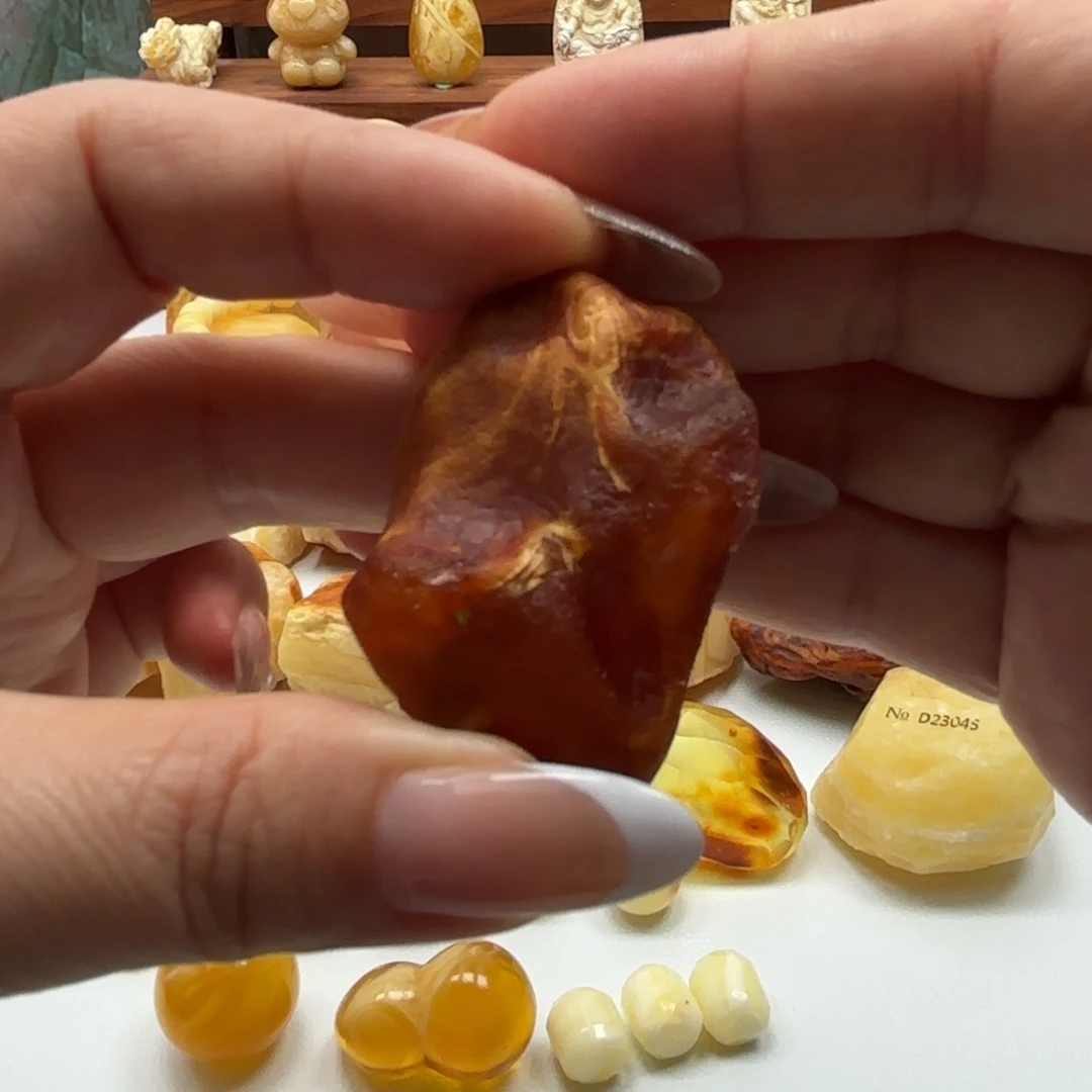 牛***来定制琥珀未镶嵌琥珀