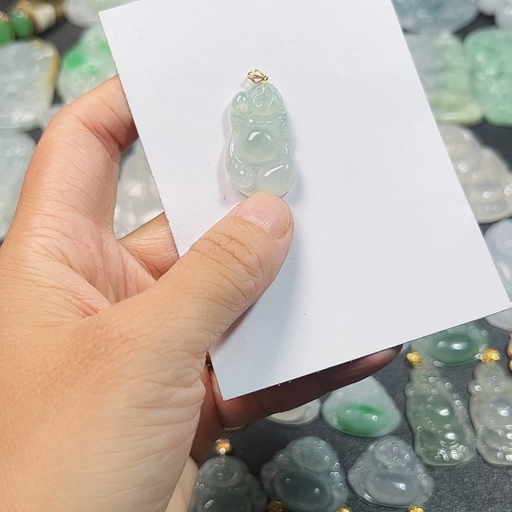 翡翠18K金镶嵌颈饰布袋佛