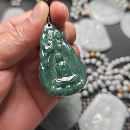 翡翠未镶嵌颈饰天然翡翠吊坠