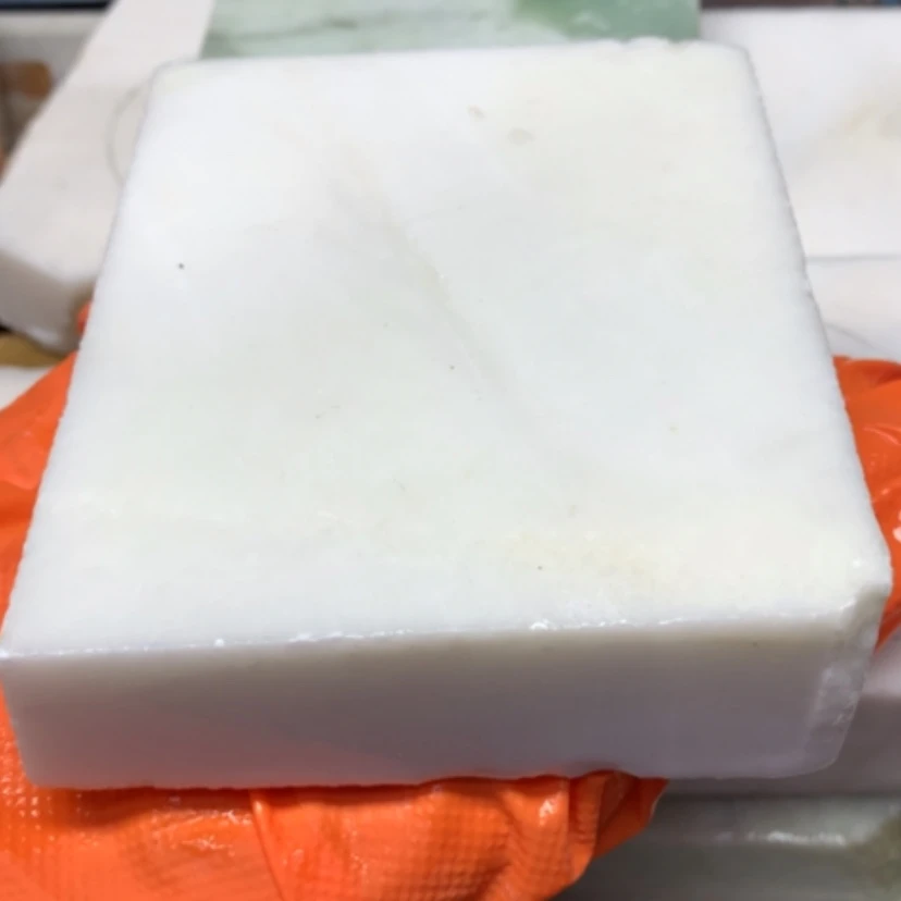 【闪购商品】未镶嵌手镯石英岩玉奶昔白