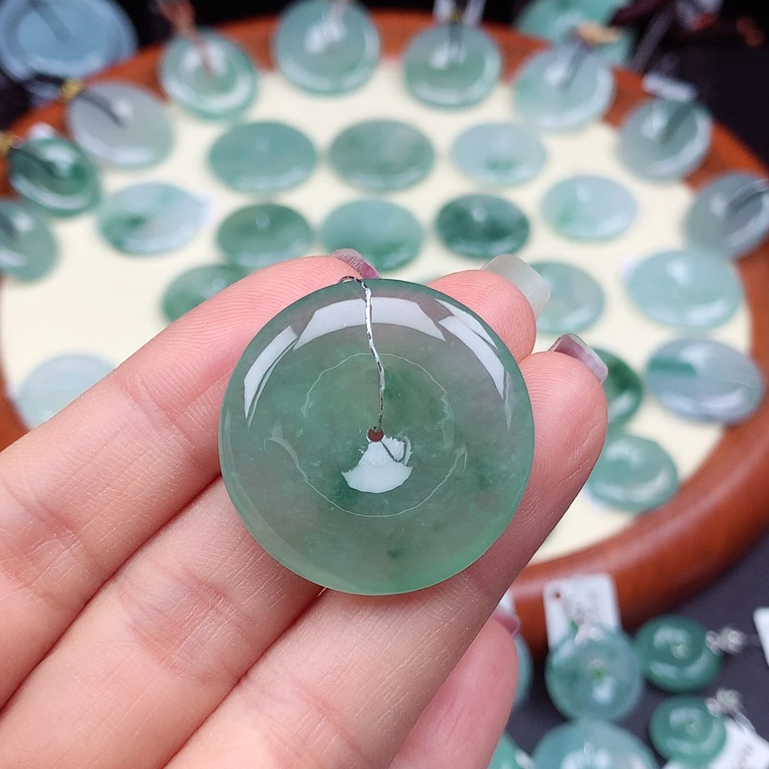 翡翠颈饰未镶嵌吊坠