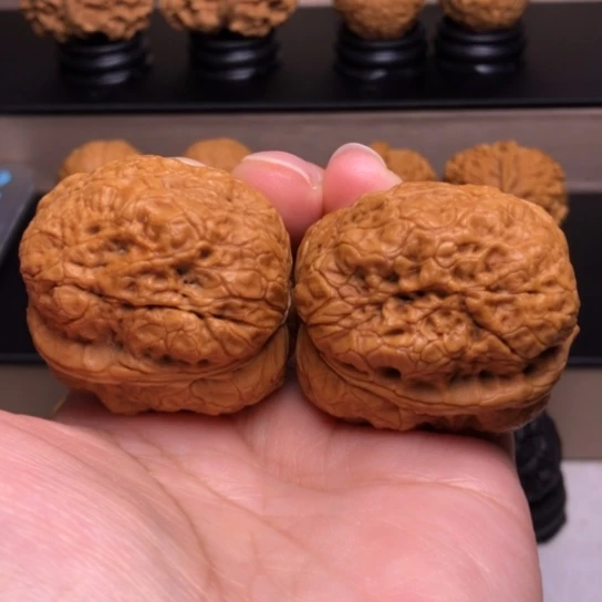 文玩核桃把件黄金蟒9