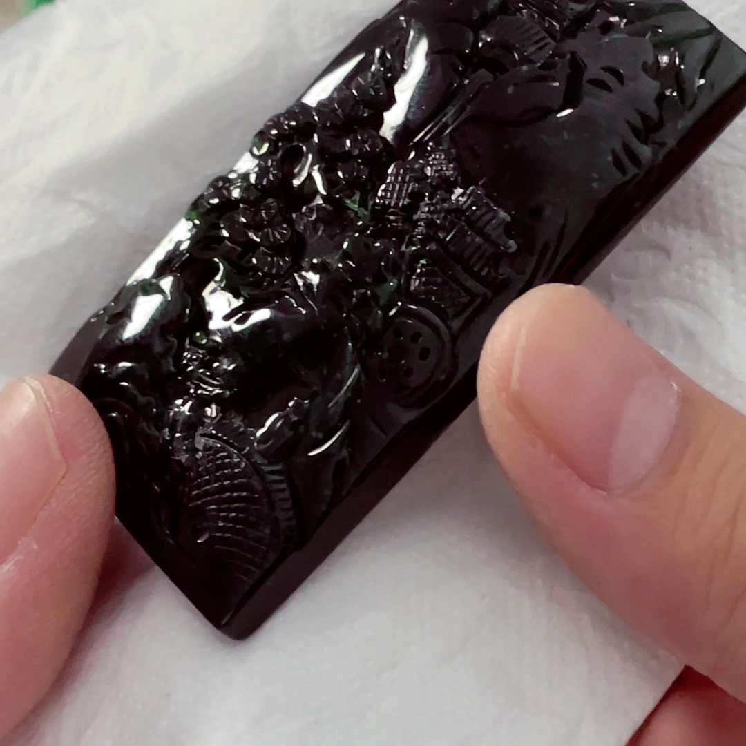 翡翠未镶嵌颈饰戴先检后发一物一证