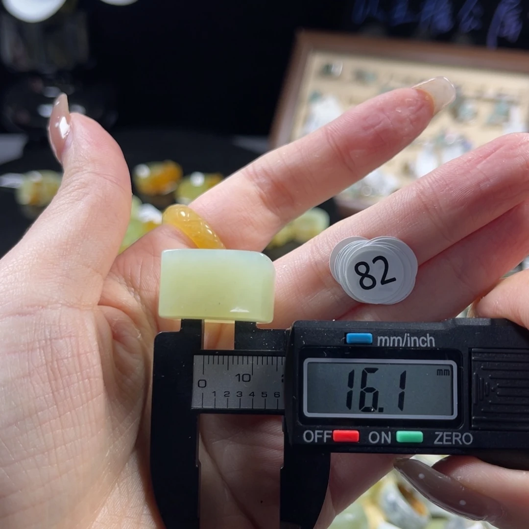 蛇纹石玉未镶嵌戒指