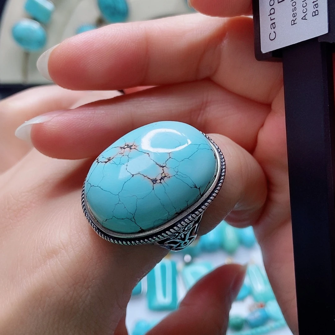 米***色绿松石未镶嵌珠宝奇石