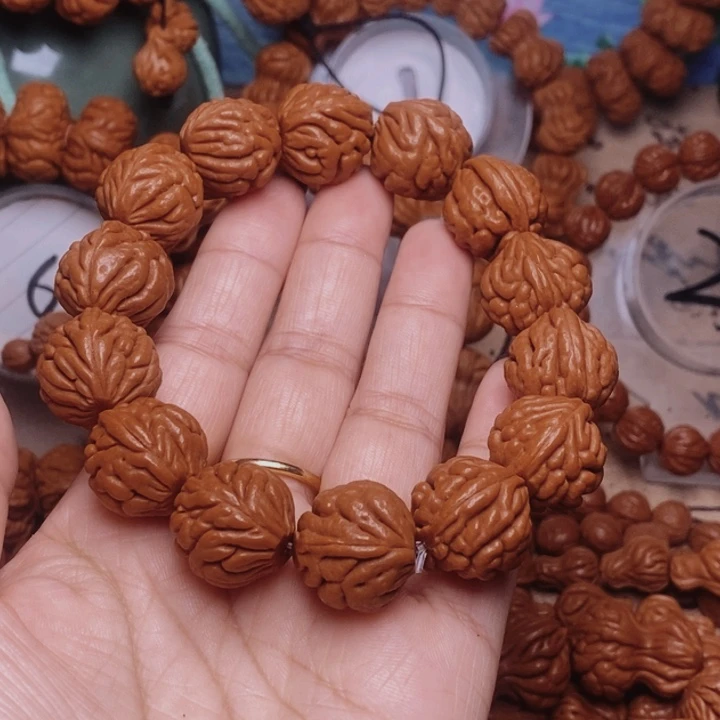 文玩核桃手串龙纹桃核