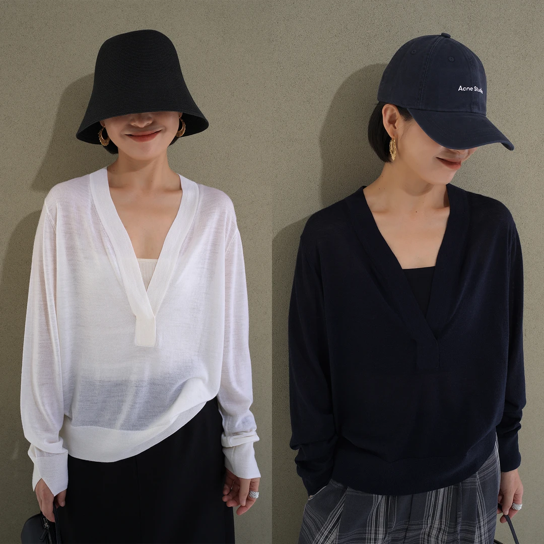 超细美利奴羊毛 细腻柔软 米白/藏蓝V领女款长袖宽松针织衫221501