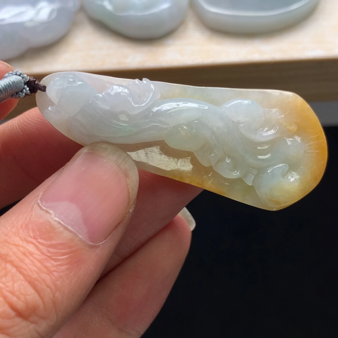 翡翠未镶嵌颈饰吊坠