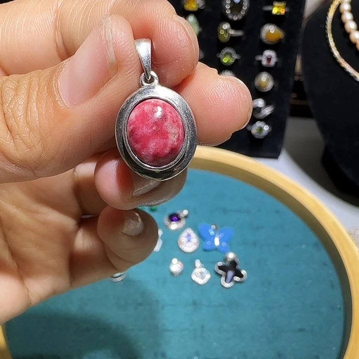 陶日**霞陶瓷制品和其他