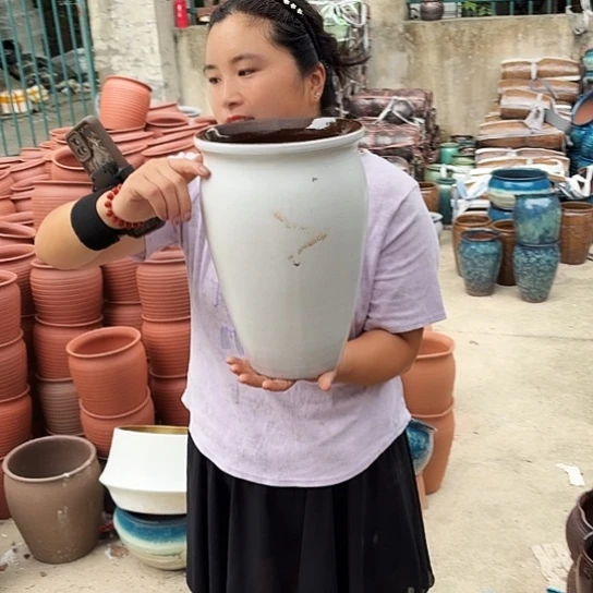 口20高31瑕疵一个盆子。