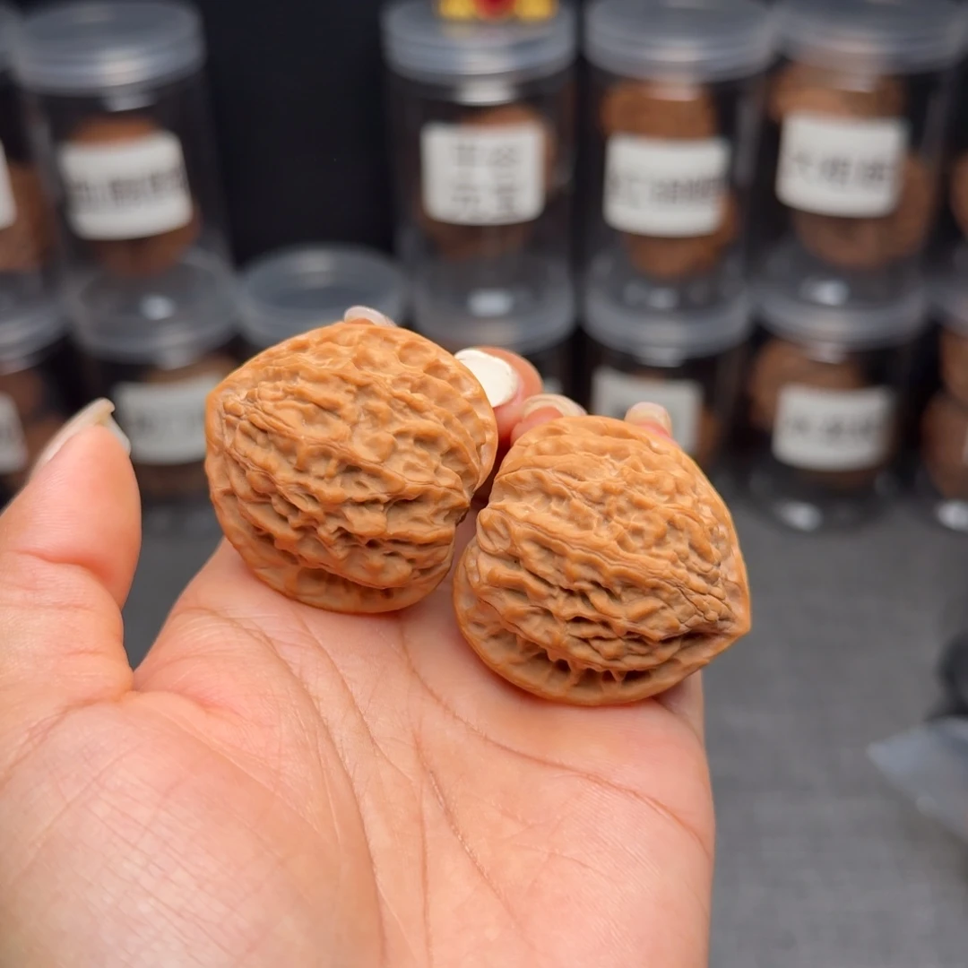 热***薯把件文玩核桃金牛
