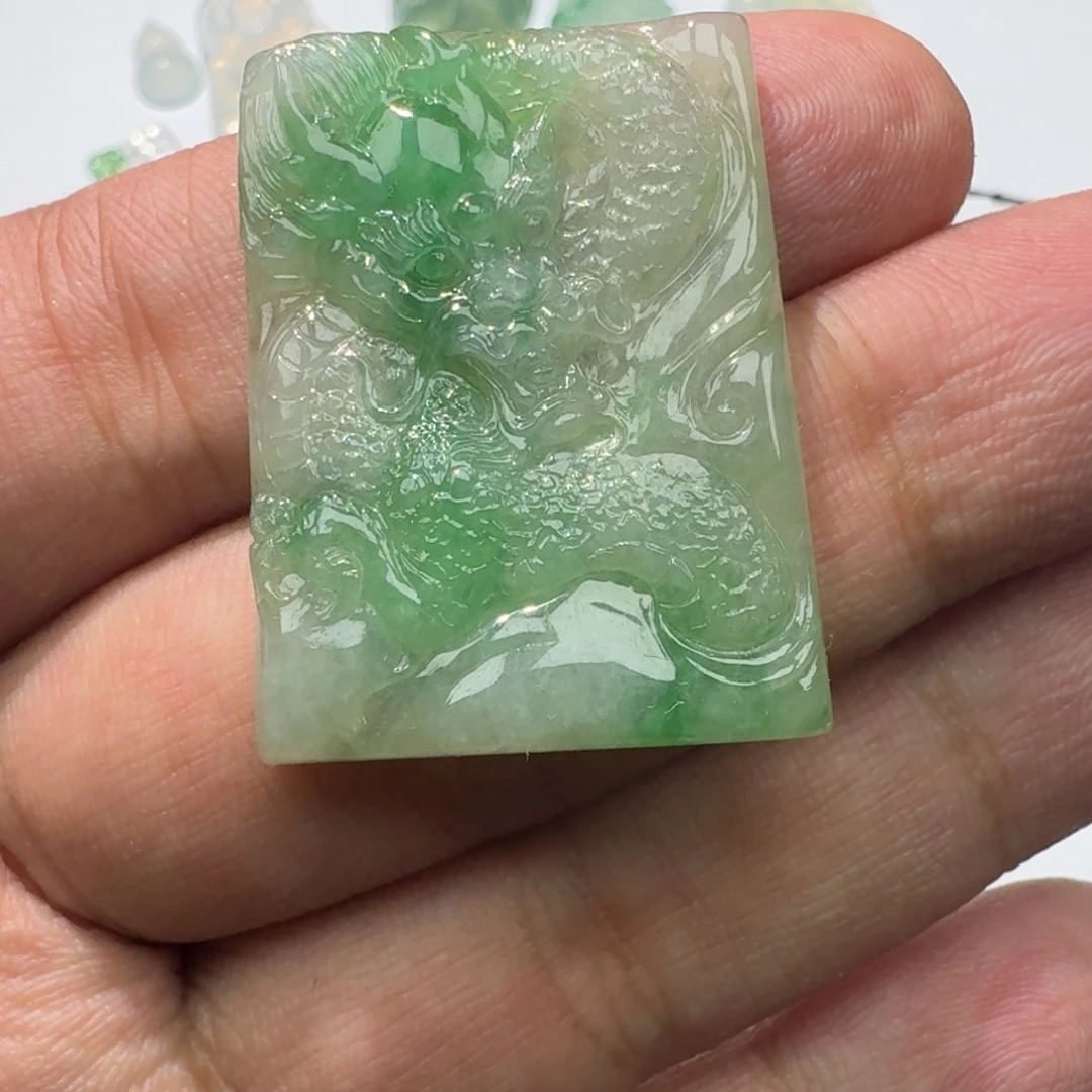 裸石翡翠天然翡翠A货龙牌