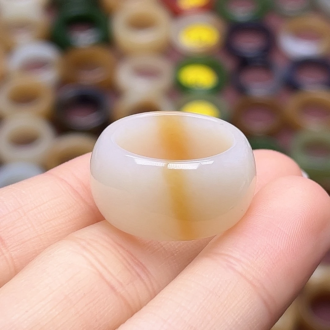 和田玉未镶嵌戒指17.5金山阿尔卑斯