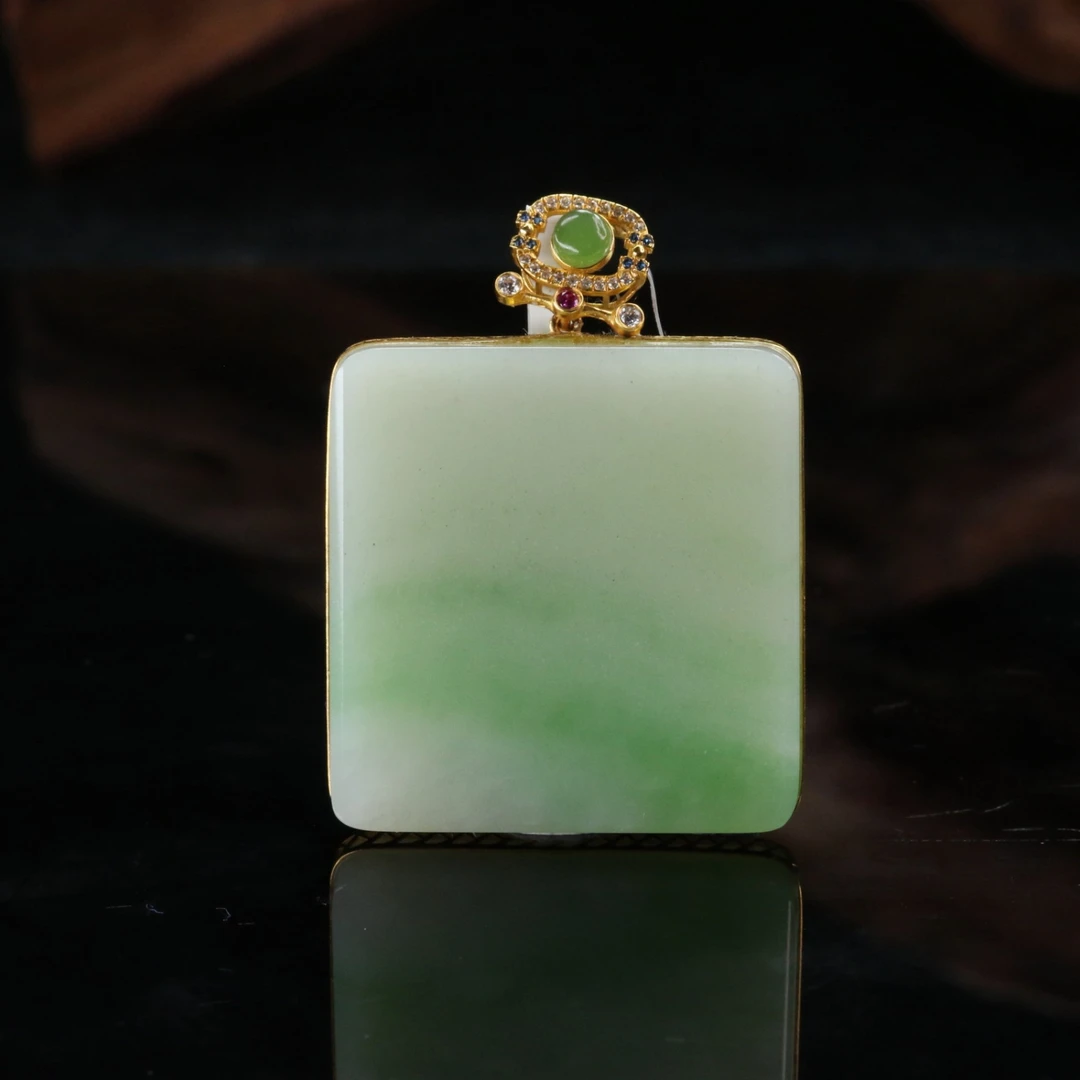 44和田玉18K翠青吊坠/400231北京中保拍卖