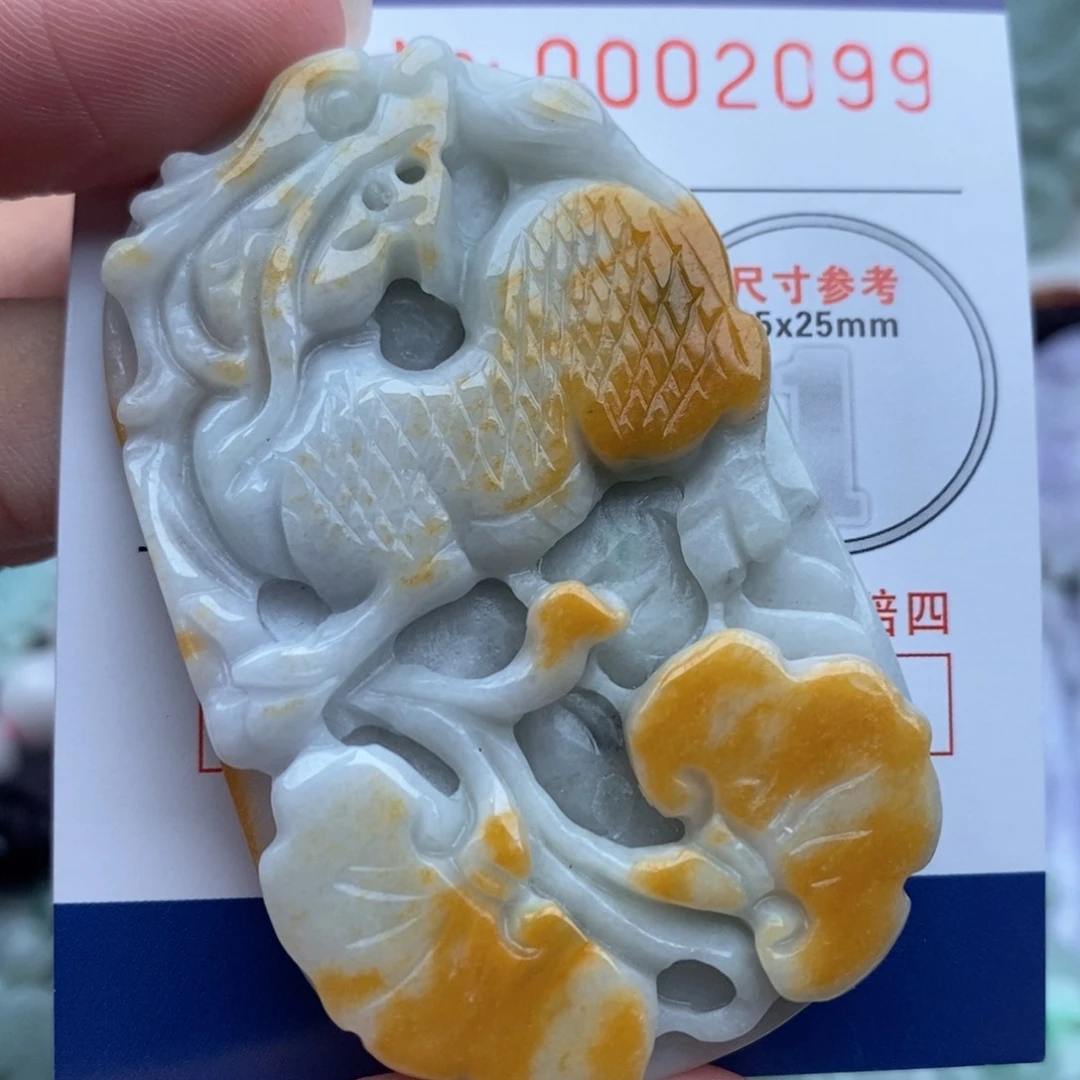 翡翠未镶嵌颈饰一