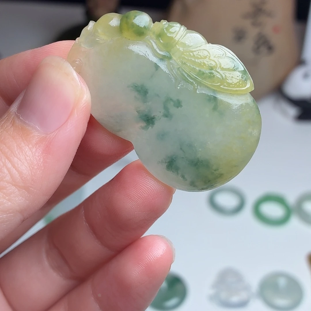 颈饰未镶嵌翡翠冰黄飘蓝花葫芦