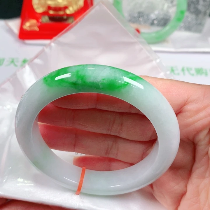 未镶嵌手镯翡翠孝***?   编号DH1219 正圈57