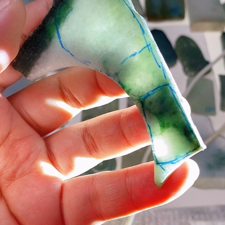 翡翠挂件未镶嵌翡翠