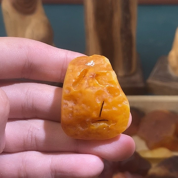 琥珀未镶嵌裸石黄白花