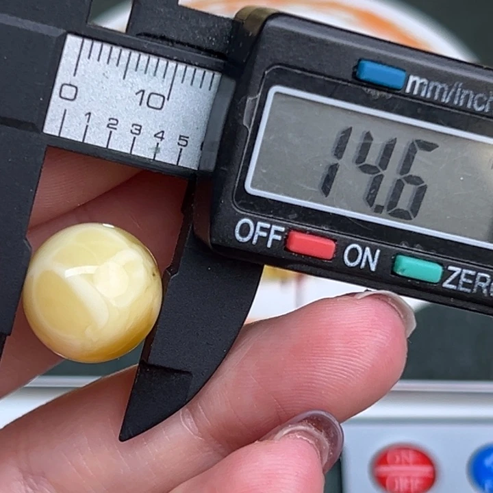 琥珀裸石未镶嵌微瑕77