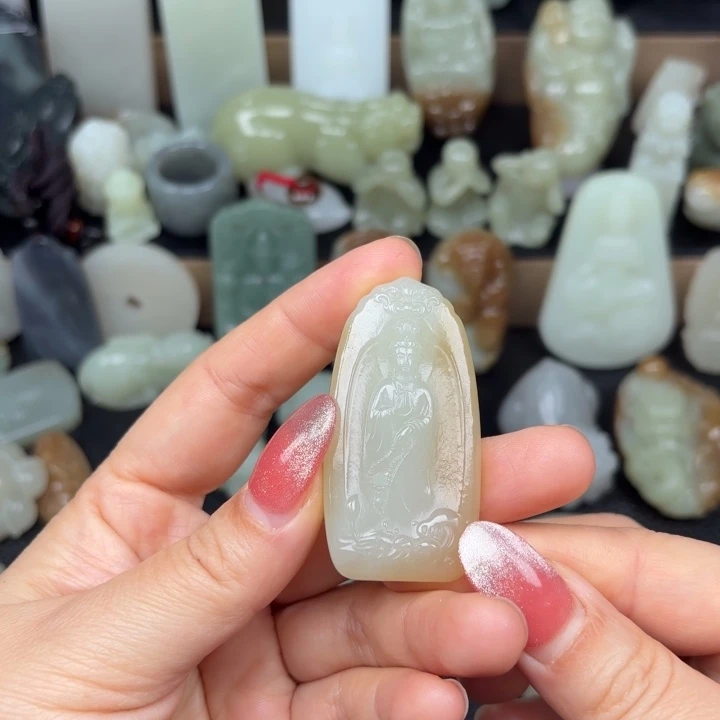 颈饰未镶嵌和田玉