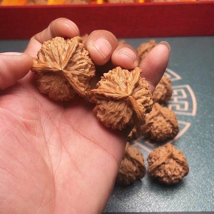 文玩核桃吊坠一图一物