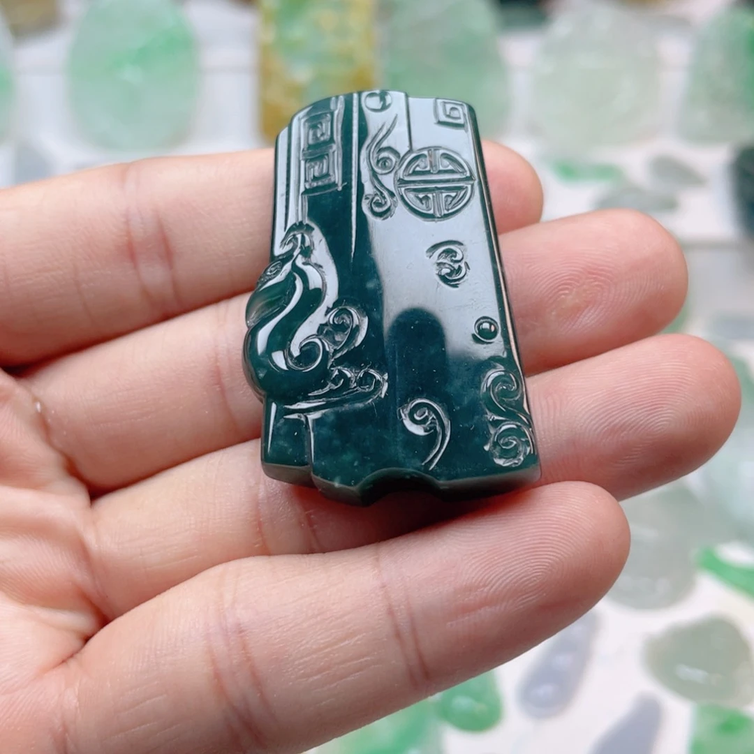 翡翠颈饰未镶嵌凤