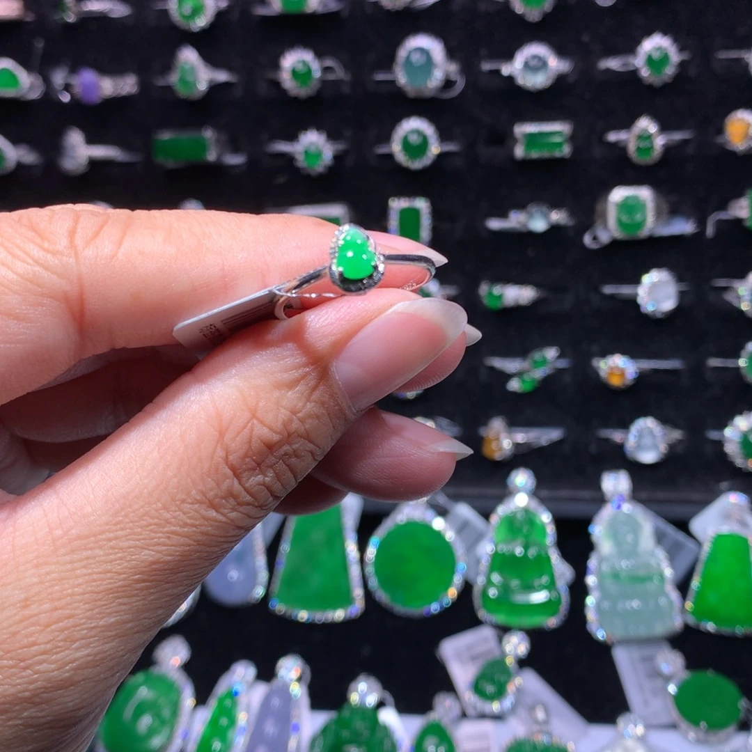 翡翠银S925镶嵌颈饰翡翠