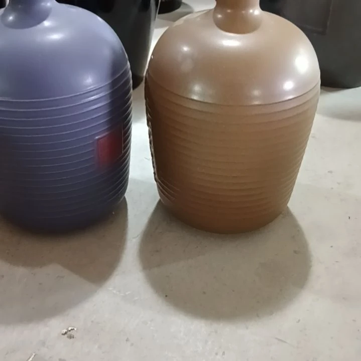 缸陶瓷五斤酒瓶二个