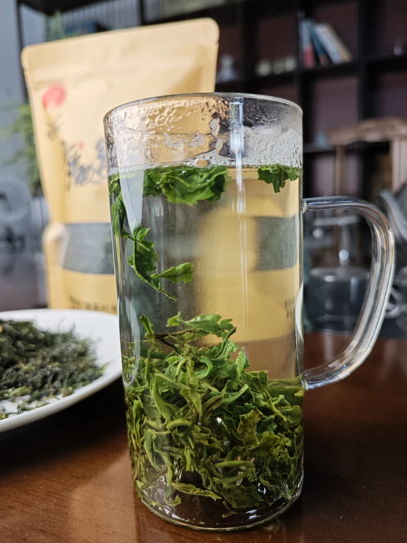 小芳老师粉丝福利广缘象园碧螺春 谷雨浓香耐泡绿茶汤色碧绿清澈