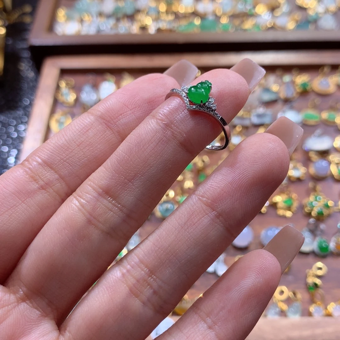 C***❀翡翠18K金镶嵌颈饰翡翠