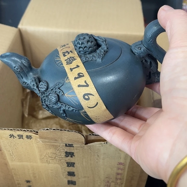 茶壶紫泥原矿泥料手工制作的一把紫砂壶
